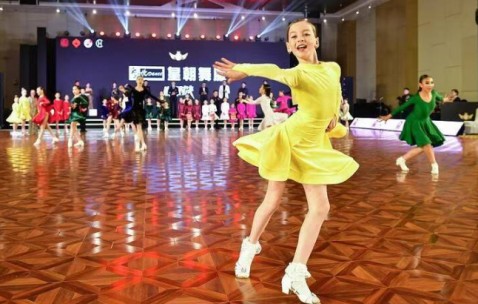 “和平杯”第十五届青少年国际标准舞锦标赛在天津落幕