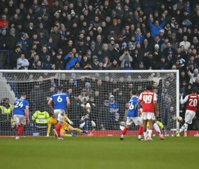 开云中国-阿什顿批马杜埃凯点球失误，称其聪明反被聪明误|迪恩-阿什顿|朴茨茅斯|射门|枪手|阿森纳_新浪体育_新浪新闻